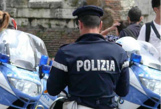 Novinarstvo u Italiji: Ograničena sloboda pod policijskom zaštitom i pred sudom 