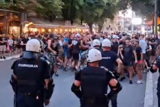 Vrijeđanje i napadi na novinare tokom Prajd karavana u Kraljevu i Zaječaru