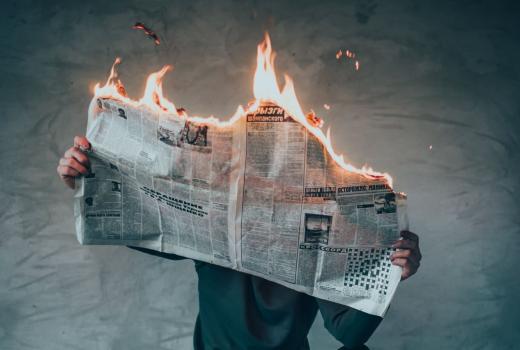 UNS: Naslovnim stranama tabloida u Srbiji prekršeni zakoni i novinarski kodeksi