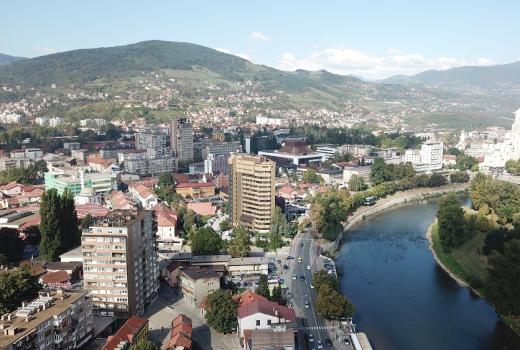 Javni protest gradonačelniku Zenice zbog onemogućavanja prisustva medija na gradskoj sjednici