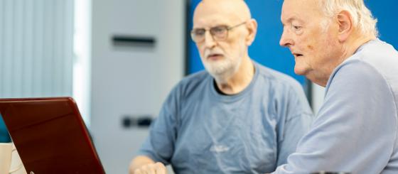 Starije osobe i tehnologija: Nije problem koristiti AI, nego kako to raditi sigurno