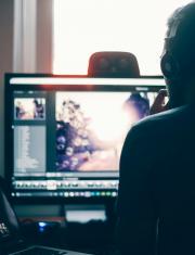 Laži upakovane kao vijesti: Dok AI napreduje, borba za klik ubrzava širenje dezinformacija