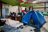 Novinarima zabranjeno izvještavanje o izmještanju migranata iz kampa Vučjak